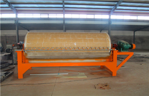 滾筒磁選機(jī)，滾筒磁選機(jī)踐行節(jié)能環(huán)保生產(chǎn)_滾筒磁選機(jī)踐行節(jié)能環(huán)保生產(chǎn)磁場(chǎng)一般為多少_磁塊如何排列