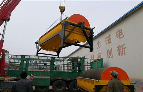 輥壓磁選機(jī)，小型單傳動(dòng)輥壓磁選機(jī)價(jià)格實(shí)惠的理由_單傳動(dòng)輥壓磁選機(jī)價(jià)格呈上升趨勢(shì)磁場(chǎng)一般為多少_磁塊如何排列 